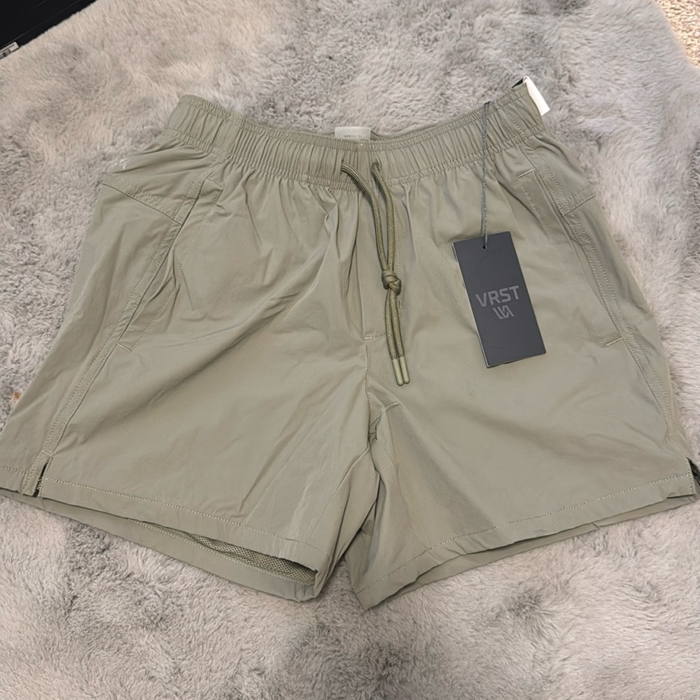 VRST Men’s/S 5” inseam everyday short NWT